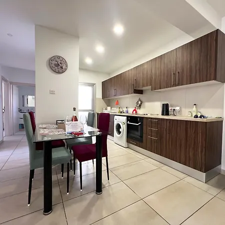 Albert's Center 203b Apartmán